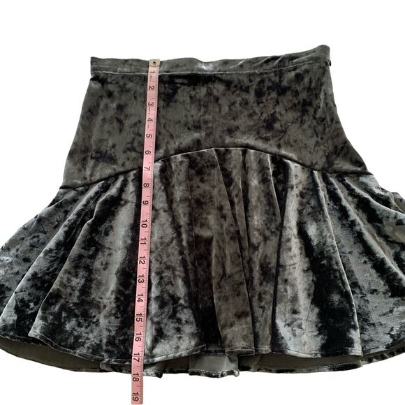 Coco + Jaimeson Silver Gray Crushed Velvet Flounce Mini Skirt Medium - Picture 5 of 10